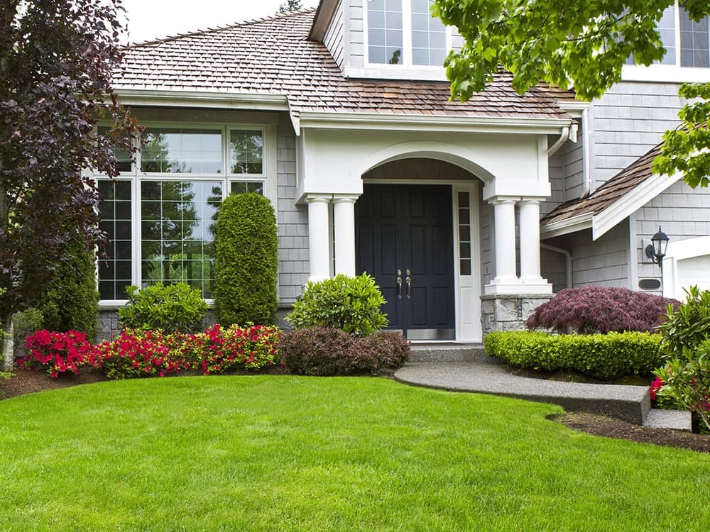 Landscaping and lawn care in Hamilton, Ontario